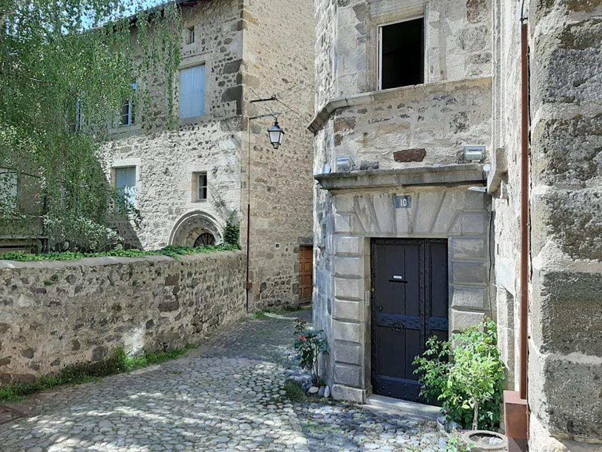 Maison Au Loup - Superbe Ancien Hotel Particulier Du Xvie Siecle Au Coeur De La Vieille Ville Du Puy Le Puy-en-Velay Ngoại thất bức ảnh