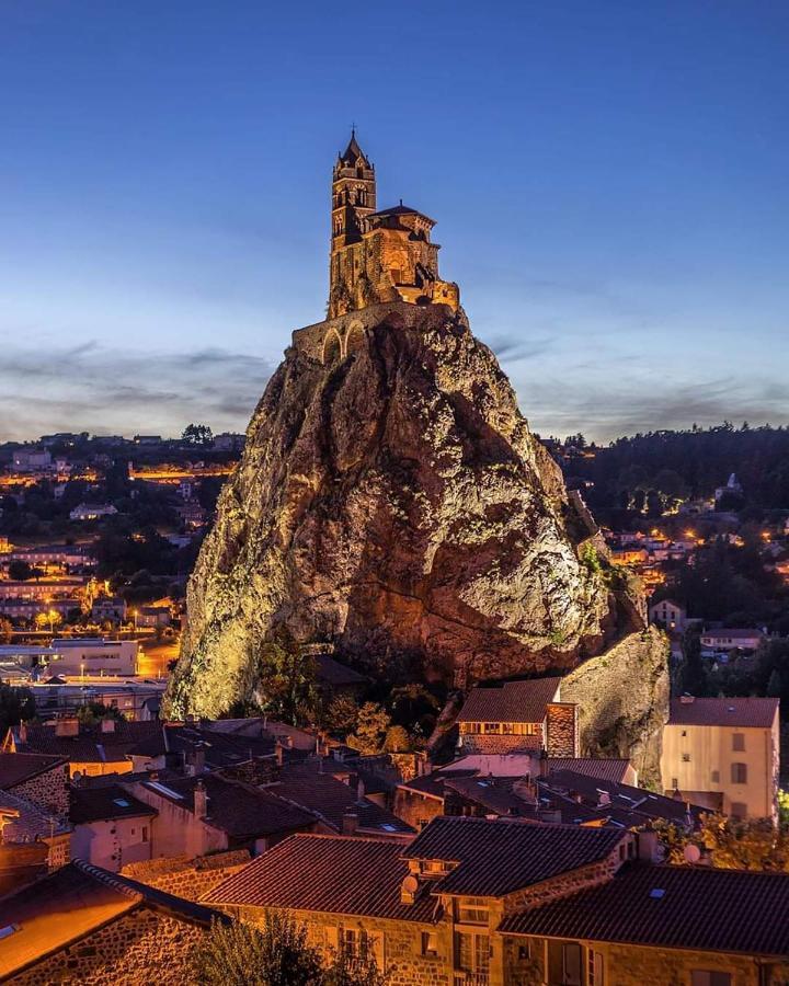 Maison Au Loup - Superbe Ancien Hotel Particulier Du Xvie Siecle Au Coeur De La Vieille Ville Du Puy Le Puy-en-Velay Ngoại thất bức ảnh