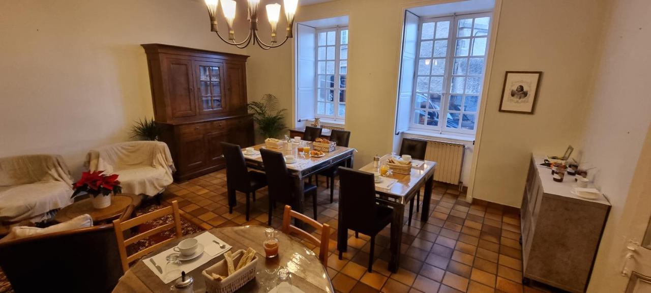 Maison Au Loup - Superbe Ancien Hotel Particulier Du Xvie Siecle Au Coeur De La Vieille Ville Du Puy Le Puy-en-Velay Ngoại thất bức ảnh
